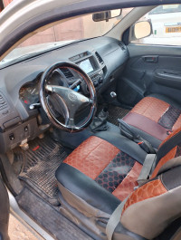 voitures-toyota-hilux-2013-el-hadjira-touggourt-algerie