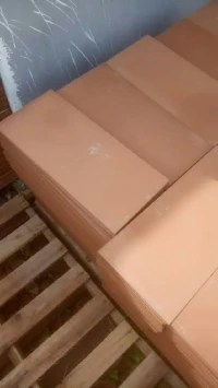 TERRE CUITE POUR TERRASSE ET COUR 