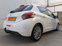 voitures-peugeot-208-2015-allure-facelift-annaba-algerie