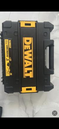 معدات-كهربائية-مهنية-dewalt-عنابة-الجزائر