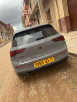 voitures-volkswagen-golf-8-2023-gtd-chlef-algerie