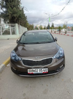 voitures-kia-cerato-2015-sedrata-souk-ahras-algerie