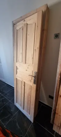 Portez en bois très bon état 