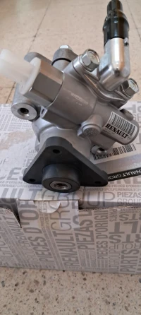 Pompe de direction master3  d'origine Renault 