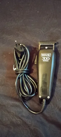 ماكينة حلاقة من علامة wahl300