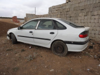 voitures-renault-laguna-1-1996-setif-algerie