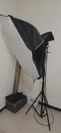 إضاءة-projecteur-amaran-360c-softbox-120-cm-trepied-280-براقي-الجزائر