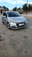 voitures-peugeot-208-2019-allure-facelift-khemis-el-khechna-boumerdes-algerie