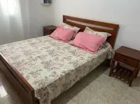 Chambre à coucher en bon état 
