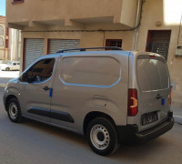 voitures-fiat-doblo-2023-italien-bir-el-djir-oran-algerie