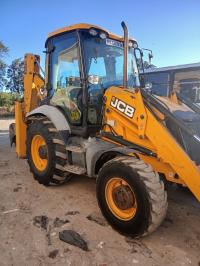 آلة-jcb-ccb-2013-بودواو-البحري-بومرداس-الجزائر