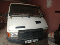 fourgon-renault-trafic-1984-tiaret-algerie