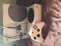 Xbox series s 512GB État 10/10 utilisé rarement 
