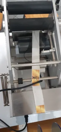 Etiqueteuse semi automatique
