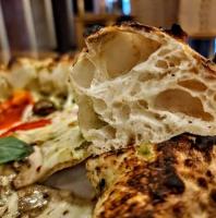 tourisme-gastronomie-pizzaiolo-experimente-napolitaine-et-electrique-oran-algerie