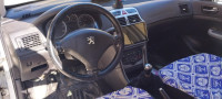 moyenne-berline-peugeot-307-2001-oued-chaaba-batna-algerie