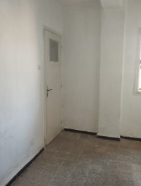 apartment-rent-villa-floor-f4-alger-bouzareah-algeria