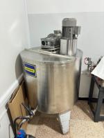 industrie-fabrication-cuve-inox-300liter-2-mouteur-bordj-bou-arreridj-algerie