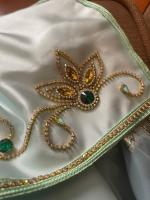 tenues-traditionnelles-caftan-deux-pieces-classe-dely-brahim-alger-algerie