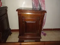 Chambre à coucher en bois rouge