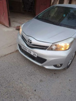 voitures-toyota-yaris-2012-ksar-boukhari-medea-algerie