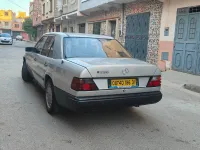 Mercedes Classe E 1986 