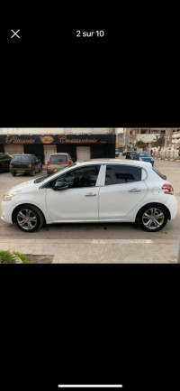 voitures-peugeot-208-2015-allure-bordj-el-kiffan-alger-algerie