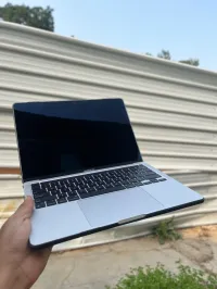 MacBook M2 2022