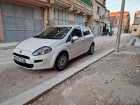 voitures-fiat-punto-2015-grand-les-eucalyptus-alger-algerie