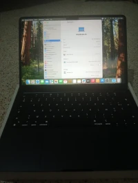 Pc Mac book air m2 2022 13.6 inch batterie 100% 