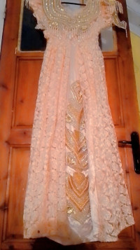 robes-jolie-robe-de-fete-couleur-saumon-hennaya-tlemcen-algerie