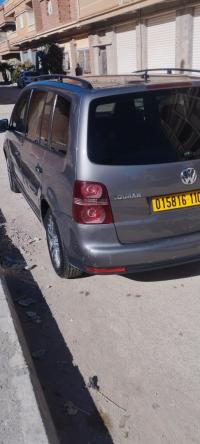 voitures-volkswagen-touran-2010-batna-algerie