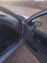 سيارات-renault-laguna-2-2001-expression-مديونة-غليزان-الجزائر