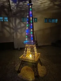 Tour Eiffel 2.4 m de hauteur à vendre