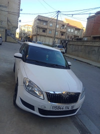 voitures-skoda-fabia-2014-ambition-bouira-algerie