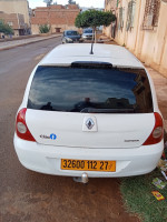 voitures-renault-clio-campus-2012-mesra-mostaganem-algerie