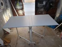 ورشات-عمل-table-pliante-طاولة-الفصالة-قابلة-للطي-للأماكن-الضيقة-دار-البيضاء-الجزائر
