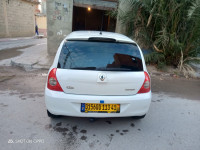 voitures-renault-clio-campus-2013-bye-mdaourach-souk-ahras-algerie