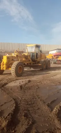 KOMATSU 705 NIVELEUSE 2005