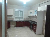 appartement-location-f4-alger-mahelma-algerie