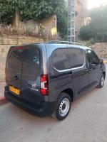 commerciale-fiat-doblo-2024-algerie