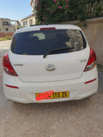 voitures-hyundai-i20-2015-14-essence-constantine-algerie