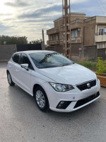 location-de-vehicules-voiture-avec-ou-sans-chauffeur-service-24h7j-par-jour-mois-said-hamdine-alger-algerie