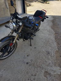 motos-et-scooters-yamaha-2012-taougrite-chlef-algerie