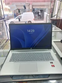 Hp laptop 17 ryzen 3 AMD RADEON Graphics 