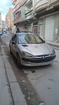 voitures-peugeot-206-2005-batna-algerie