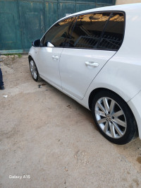 voitures-volkswagen-golf-6-2012-match-chlef-algerie