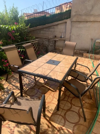 Table de Jardin à 6 avec parasol