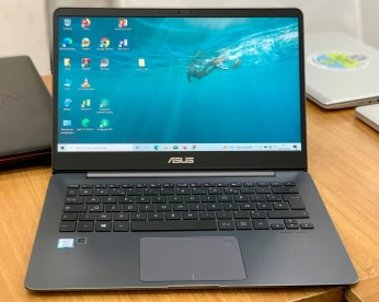 ASUS ZENBOOK UX430 / INTEL I5 8EME / 8 G / 256 SSD /14 FHD