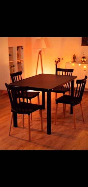 Pack table120*80 et 4chaise model paris